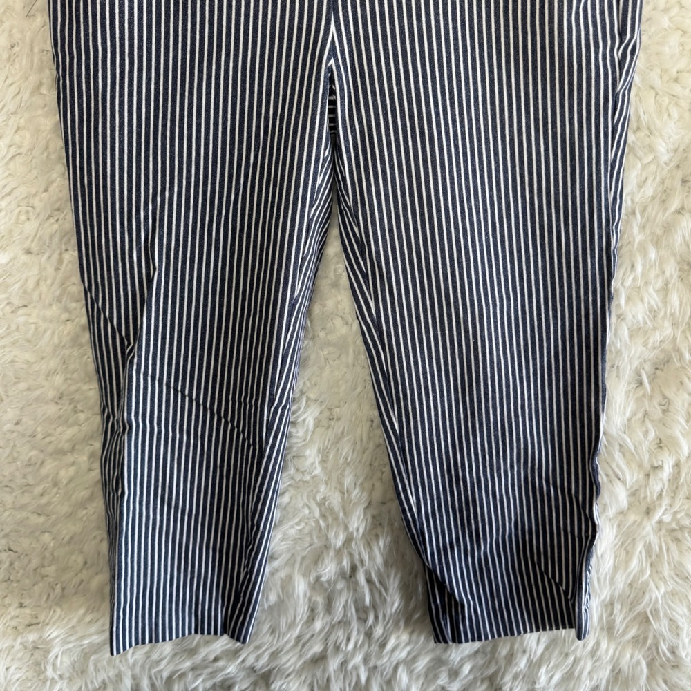 Loft Riviera Slim‎ Blue White Striped Cropped Pants Size 4P Button Accent Career - Picture 8 of 8